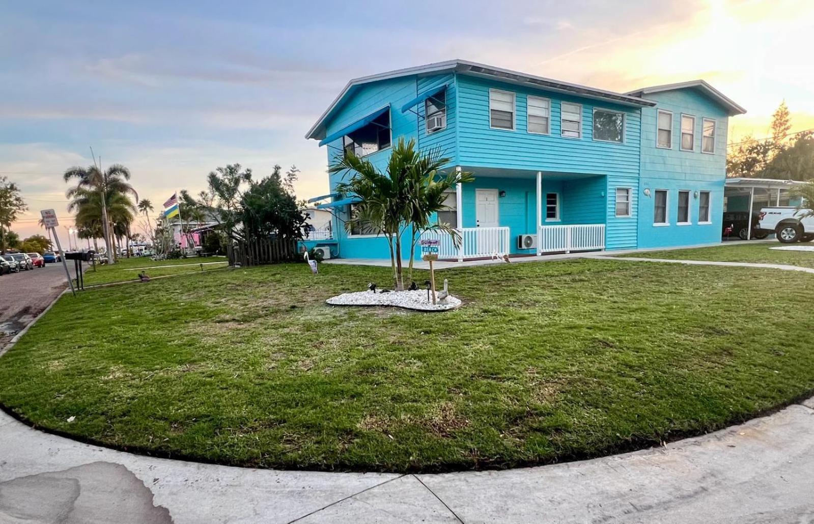 Lovely Vacation Home 1 Block From Beach & Downtown Gulfport St. Petersburg Exterior photo