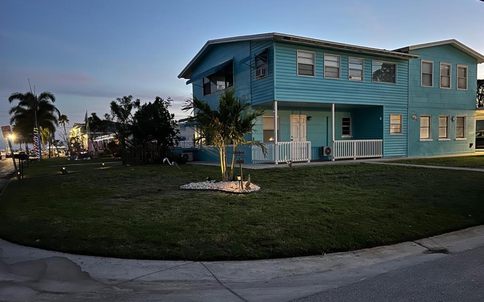 Lovely Vacation Home 1 Block From Beach & Downtown Gulfport St. Petersburg Exterior photo