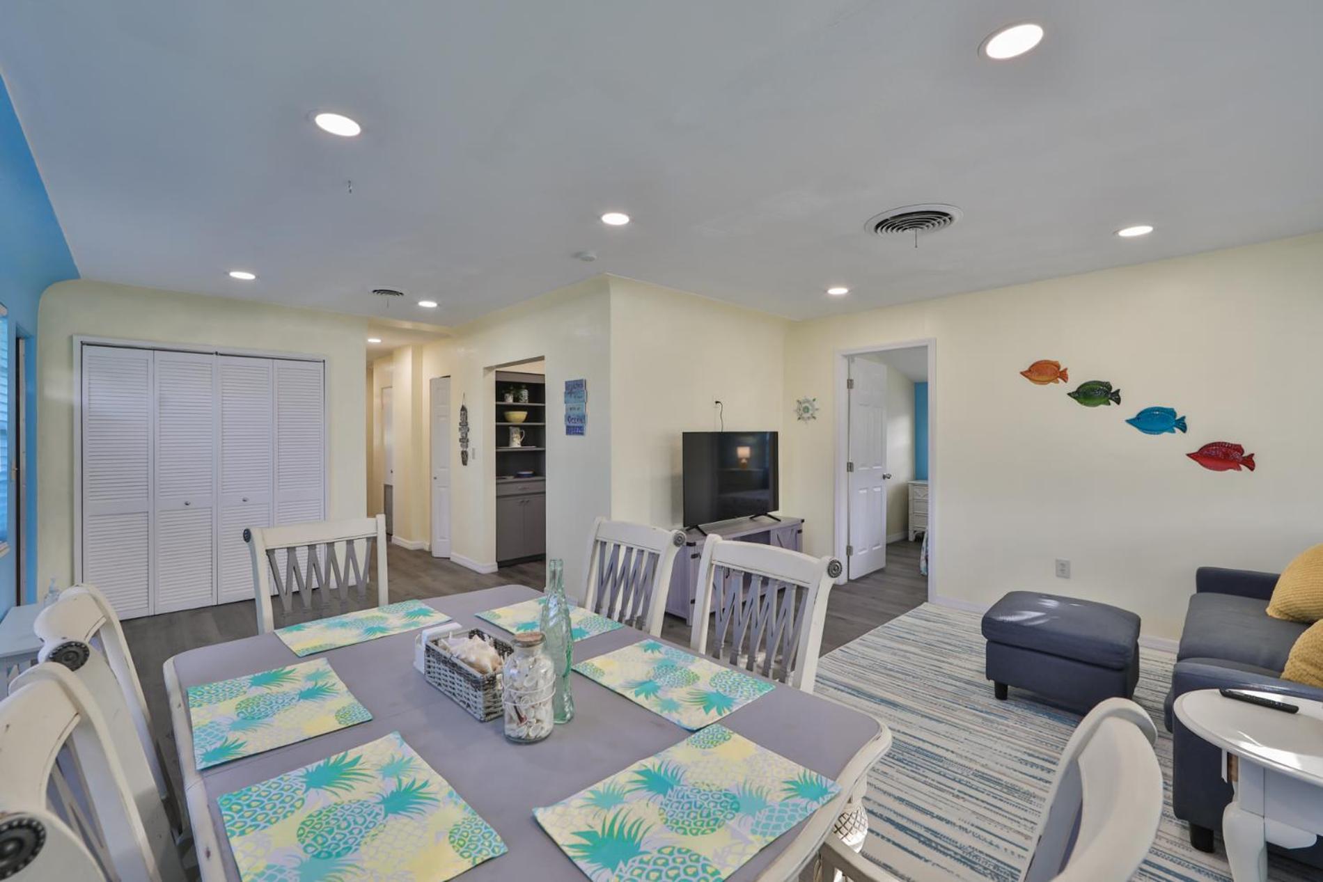 Lovely Vacation Home 1 Block From Beach & Downtown Gulfport St. Petersburg Exterior photo