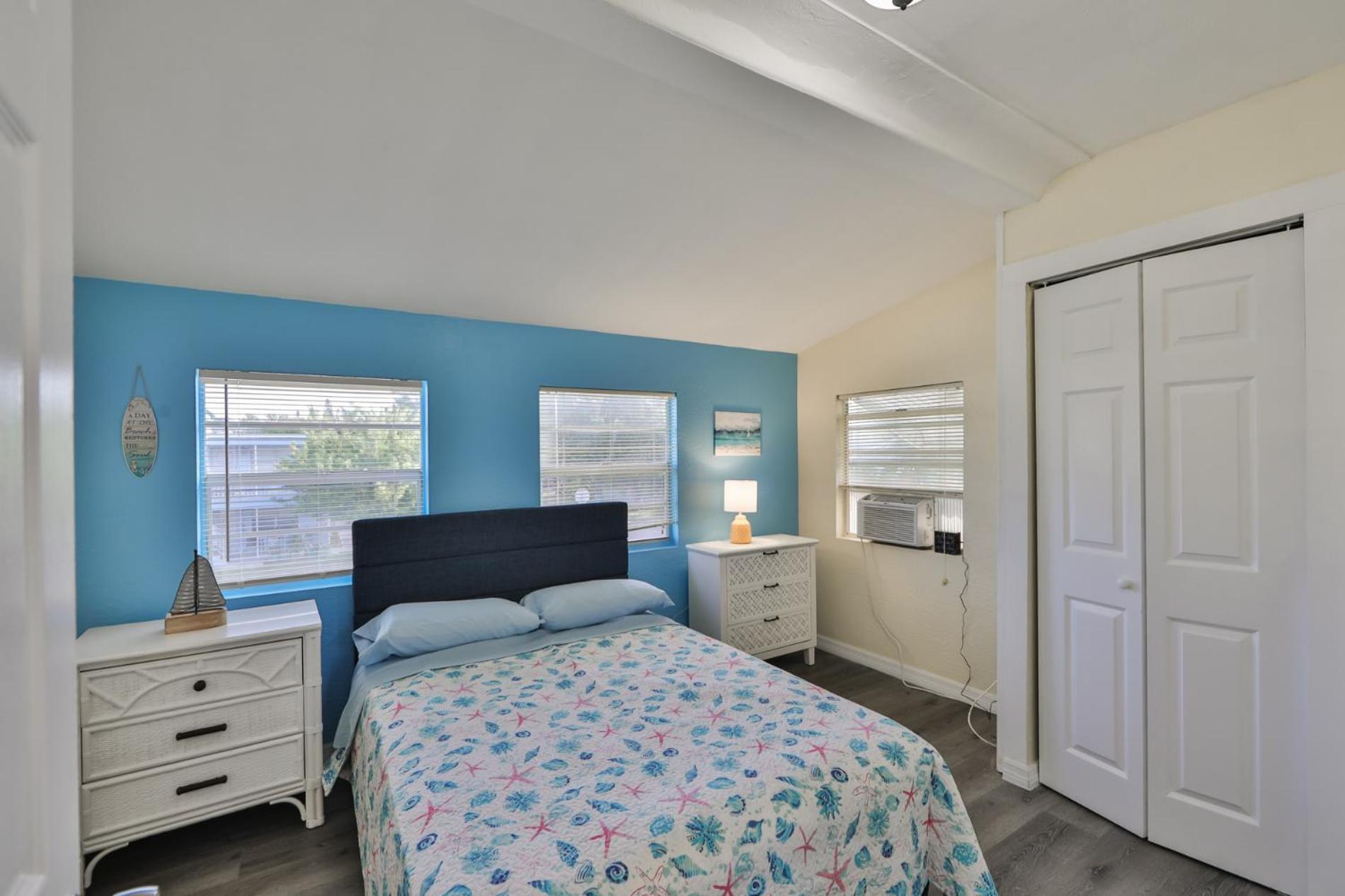 Lovely Vacation Home 1 Block From Beach & Downtown Gulfport St. Petersburg Exterior photo